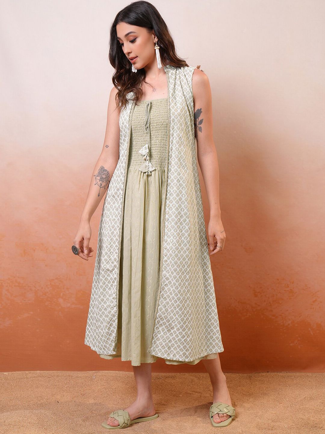 Vishudh Women Geometric Print A-Line Midi Dress