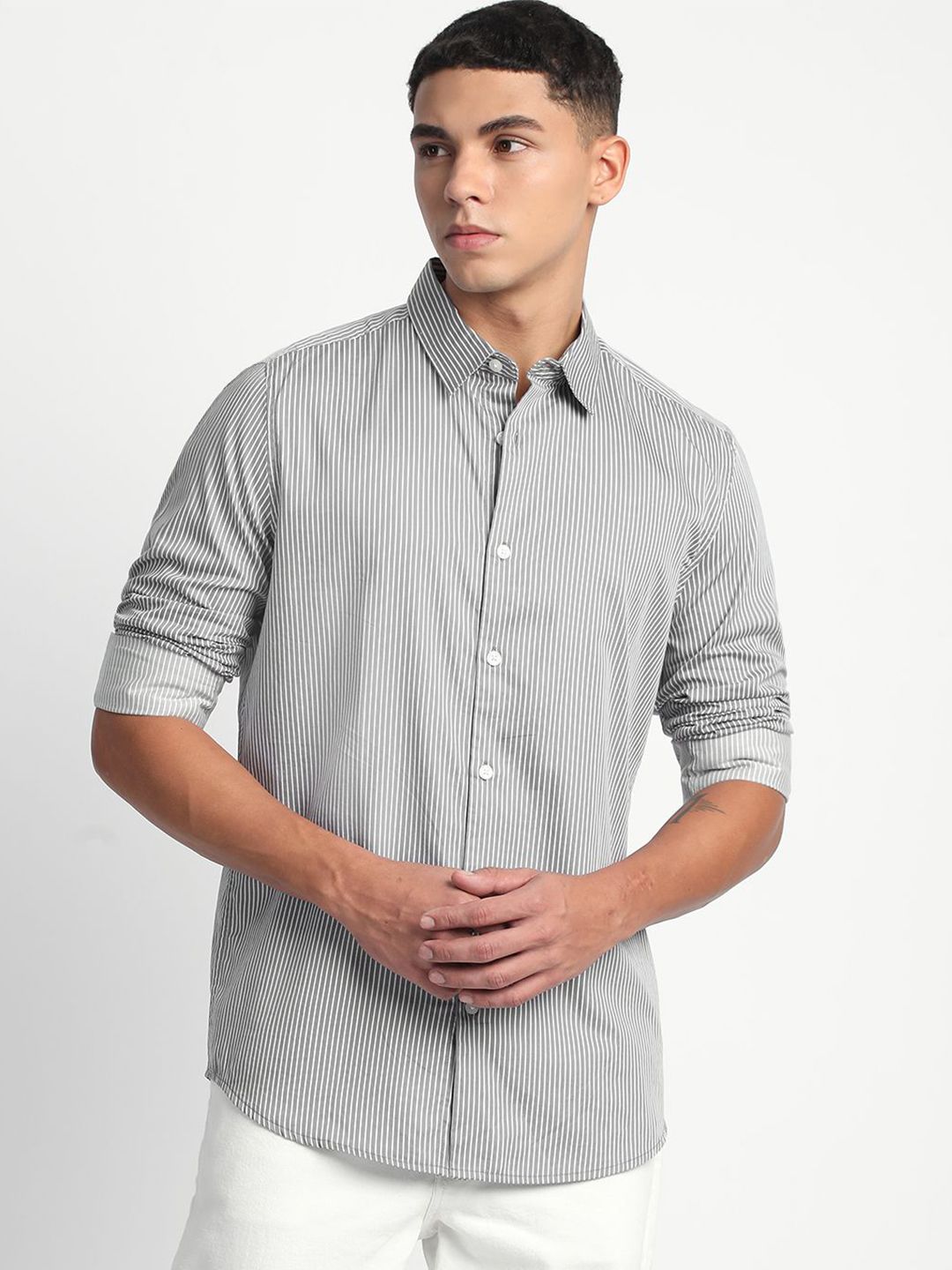 THE BEAR HOUSE Men Slim Fit Opaque Striped Casual Shirt