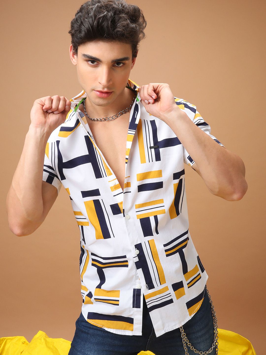 The Indian Garage Co Men Slim Fit Abstract Printed Resortwear Shirt