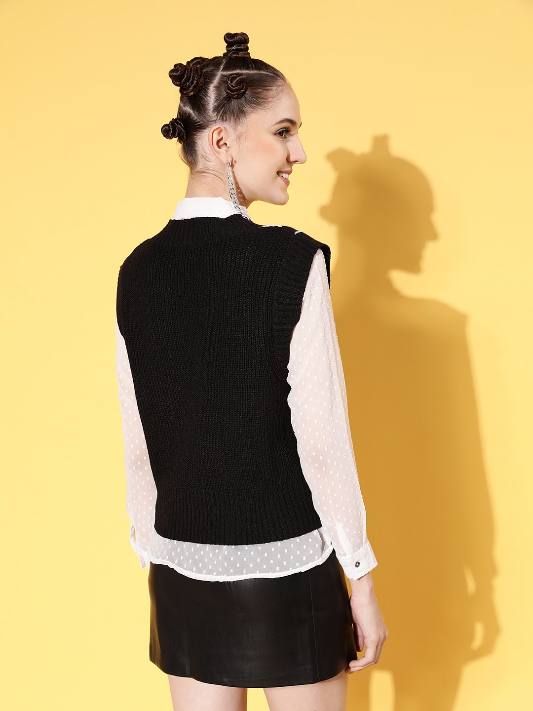 SASSAFRAS Women Black & White Houndstooth Design Sweater Vest