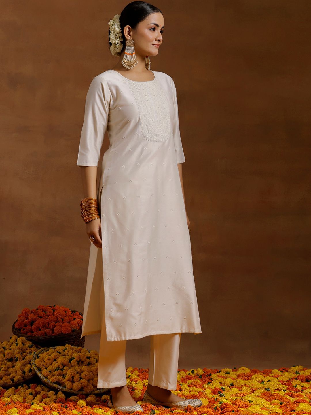 Libas Floral Embroidered Regular Thread Work Kurta With Trousers & Dupatta