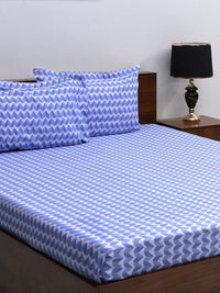 BOMBAY DYEING Turquoise Blue & White Geometric 144 TC Queen Bedsheet with 2 Pillow Covers