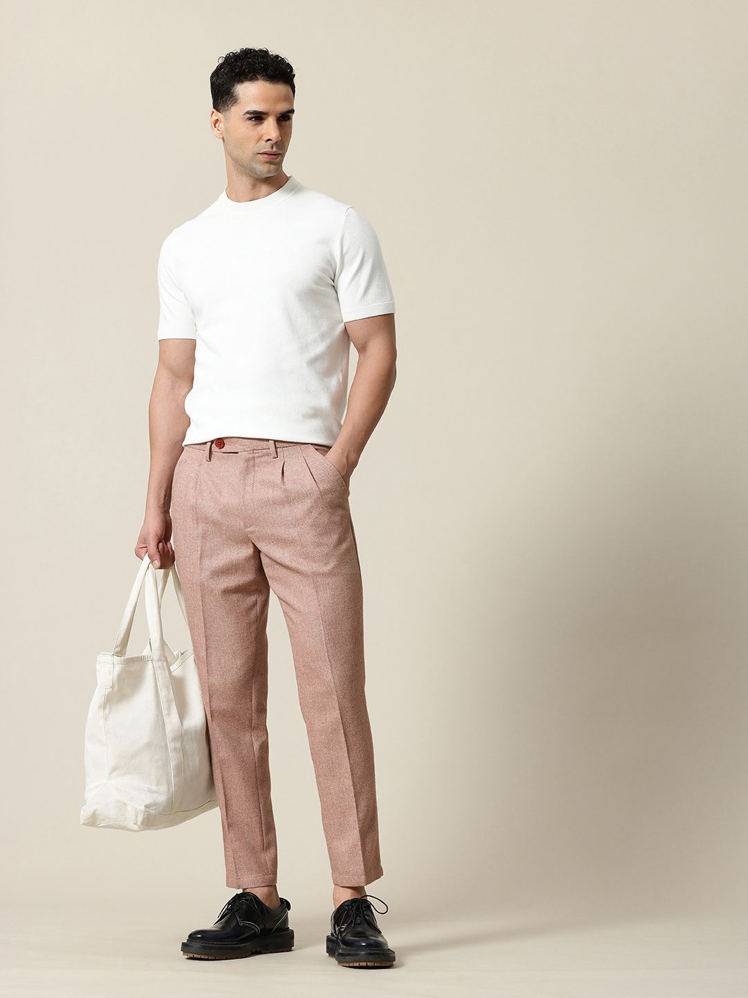 Mr Bowerbird Men Tailored Fit Textured Pleated Trousers