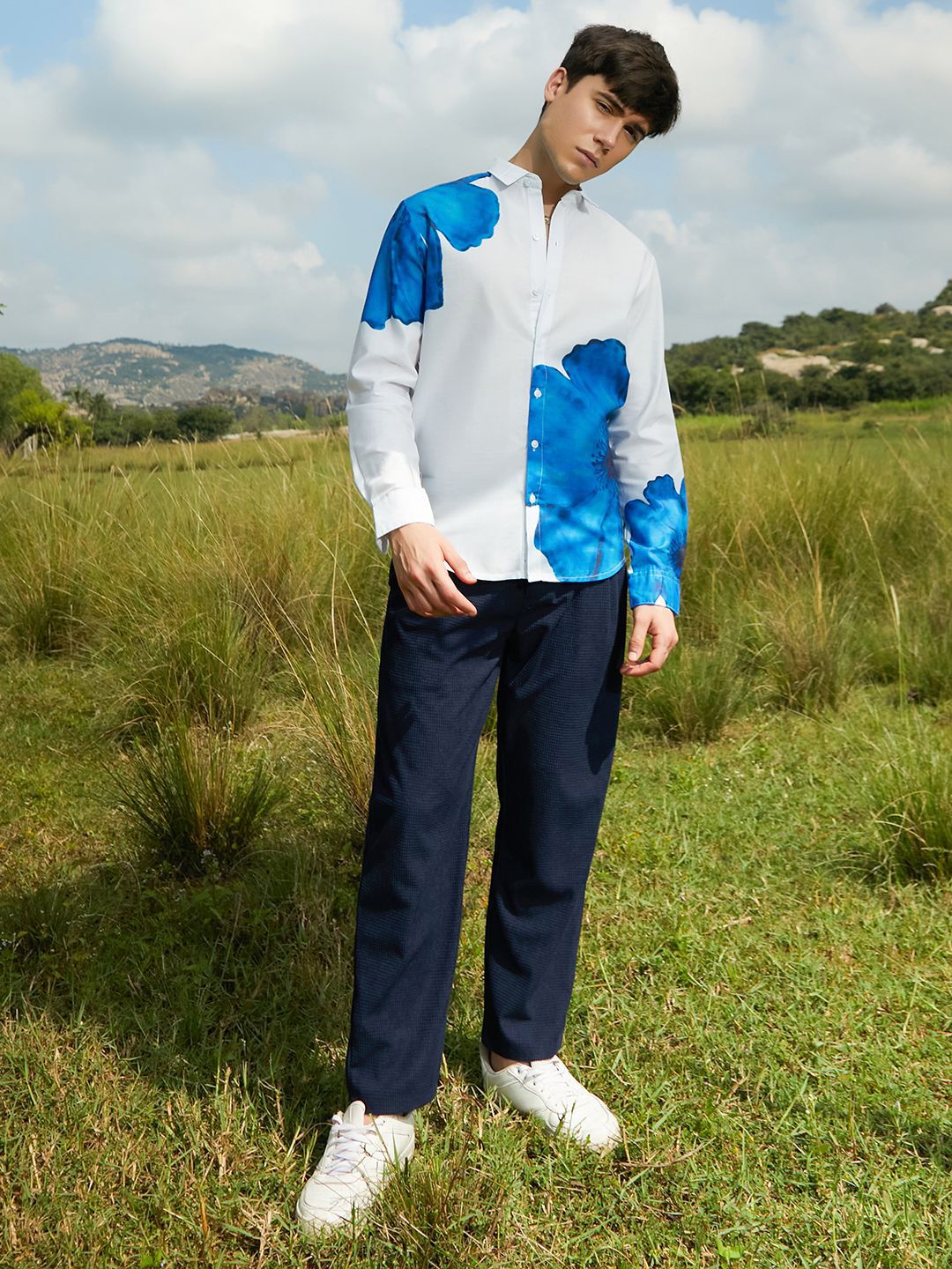 Campus Sutra Men Relaxed Fit Spread Collar Floral Printed Cotton Casual Shirt