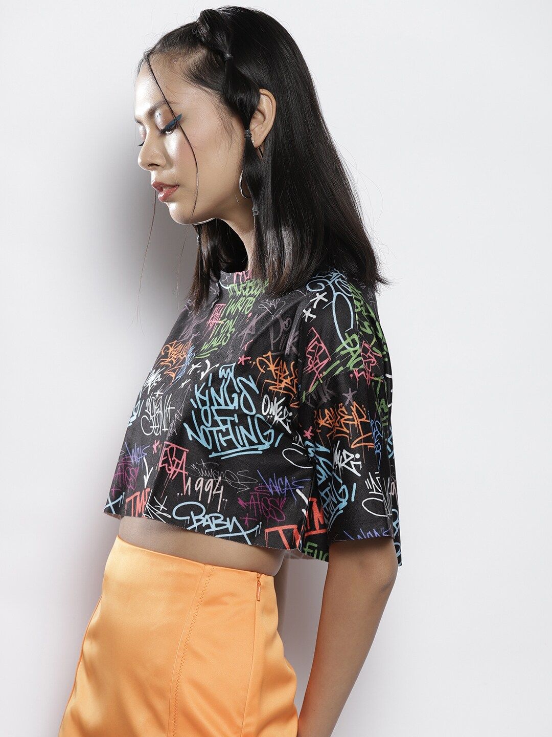 SASSAFRAS Women Black & Blue Print Boxy Crop Top