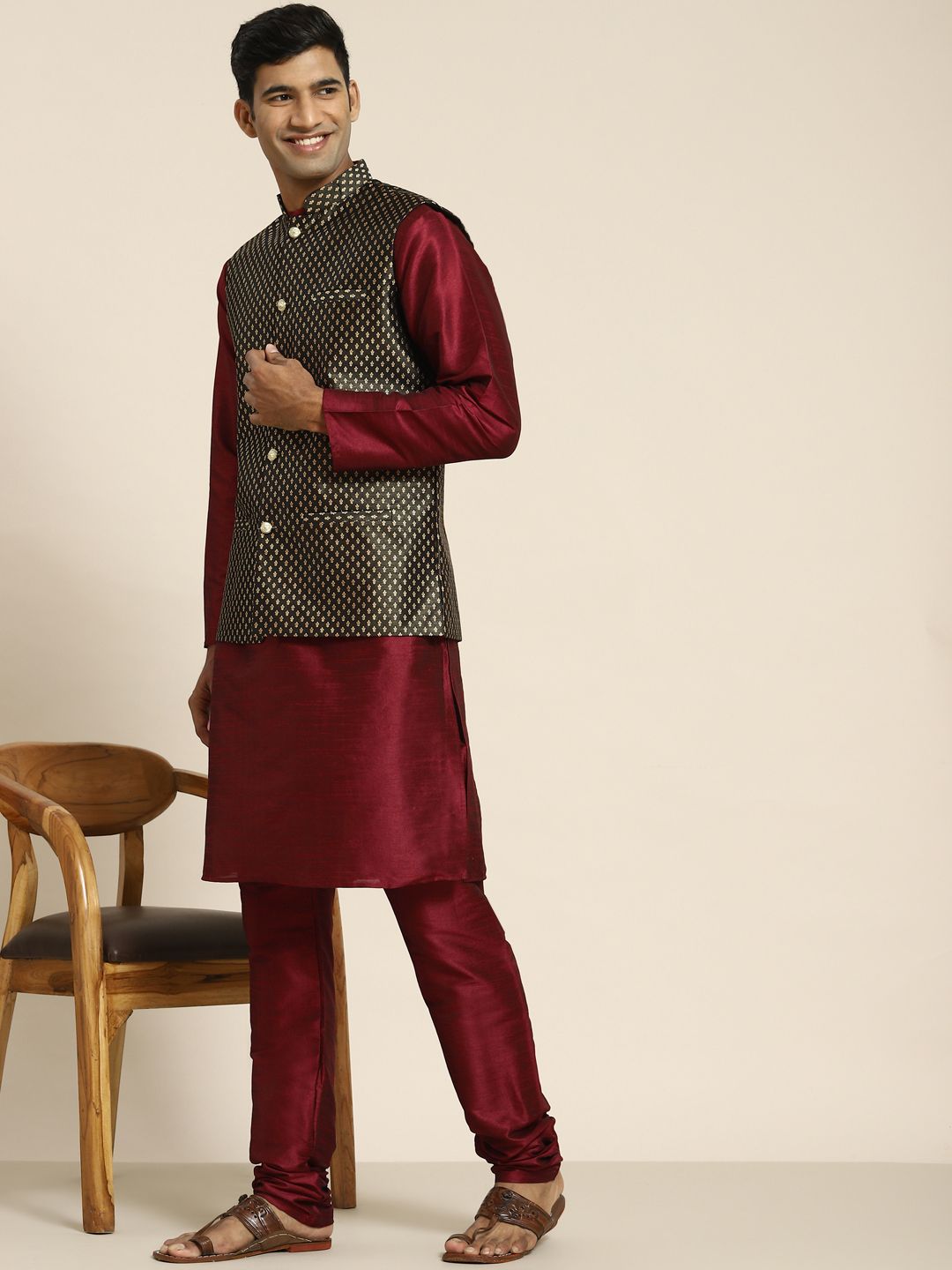 SOJANYA Men Woven Design Kurta with Churidar with Nehru Jacket