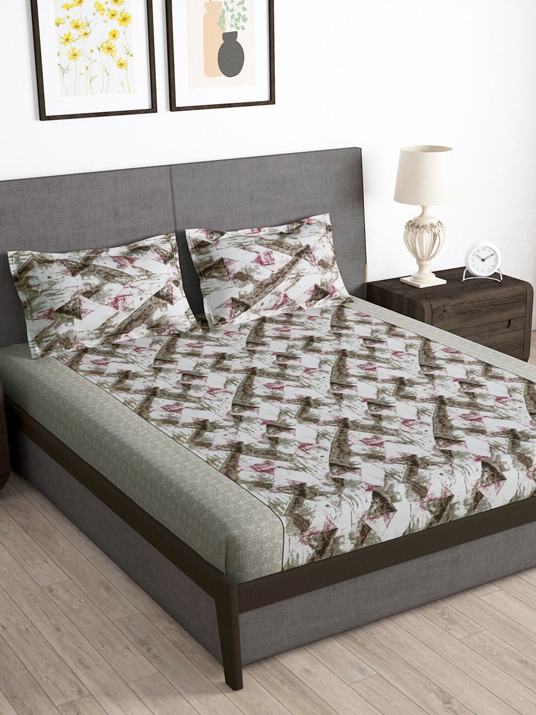 Story@home Brown & White 180 TC Queen Bedsheet with 2 Pillow Covers