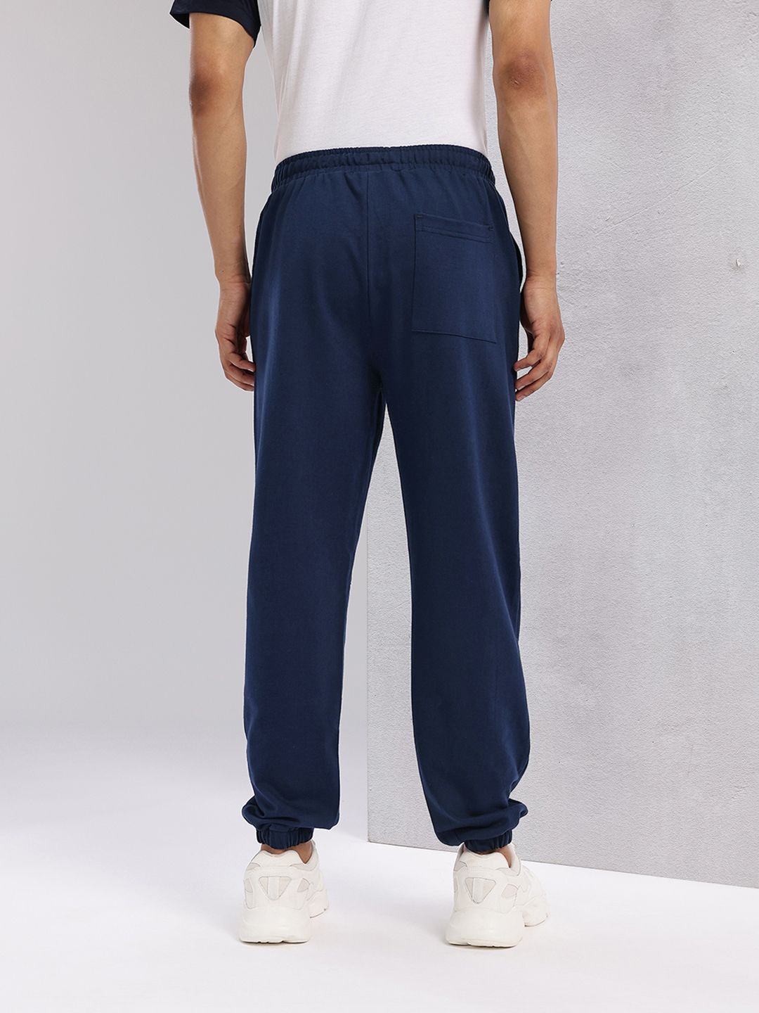 HRX by Hrithik Roshan Men Panelled Mid-Rise Regular Fit Lifestyle Joggers