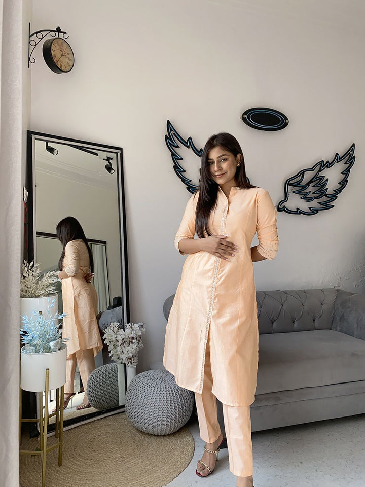 Vishudh Women Solid Viscose Rayon Kurta with Trouser