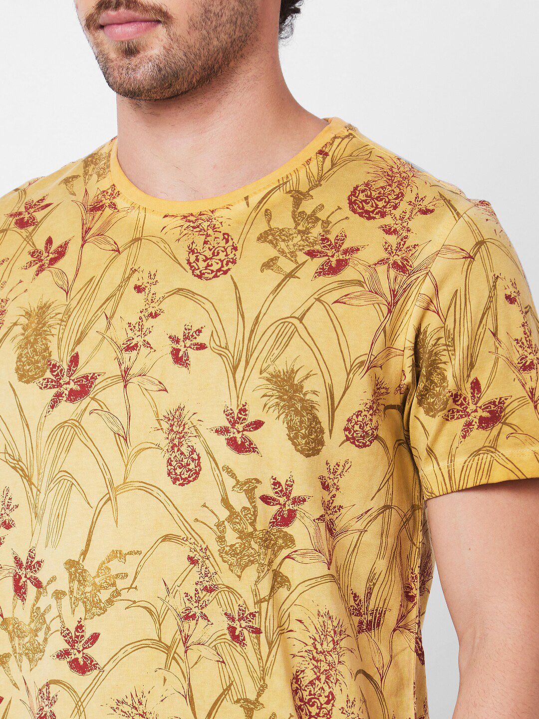 SPYKAR Floral Printed Pockets Round Neck Pure Cotton Slim Fit T-shirt