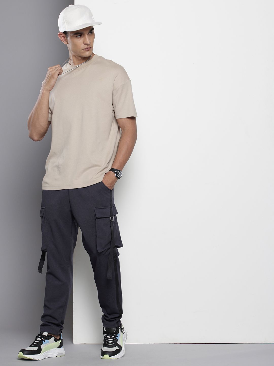 The Indian Garage Co Men Textured Relaxed Tapered Fit Joggers