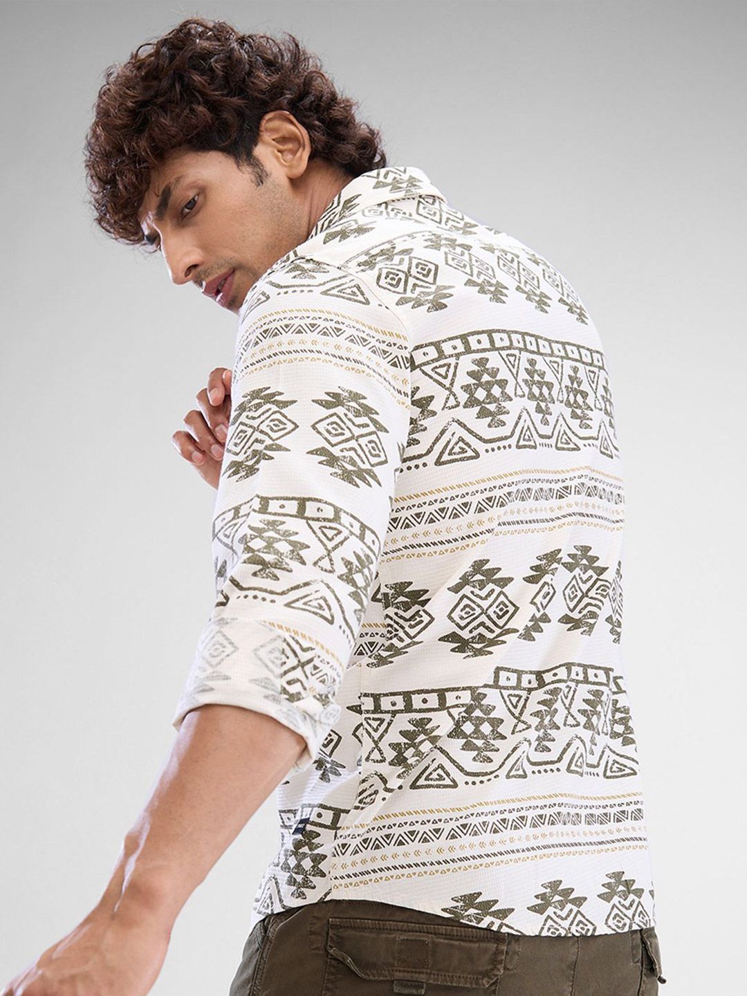 SPYKAR Men Slim Fit Opaque Ethnic Motifs Printed Spread Collar Casual Shirt