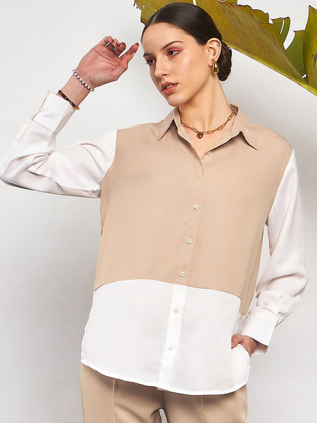 SASSAFRAS Beige & White Colorblocked Shirt & Darted Trousers Co-ords