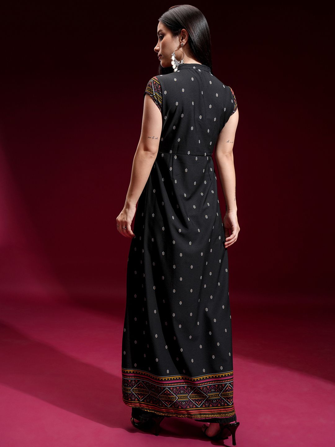 Vishudh Geometric Printed Mandarin Collar Short Sleeves A-line Kurta