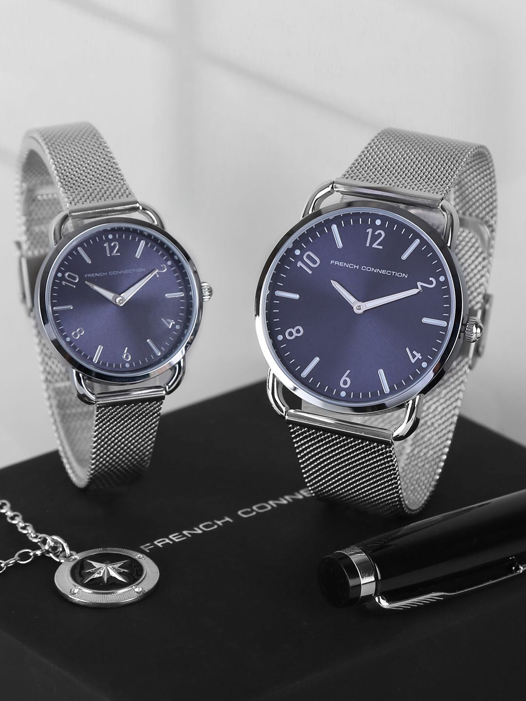 Sambungan Perancis Dail Biru & Perak Toned Pasangan Stainless Watch