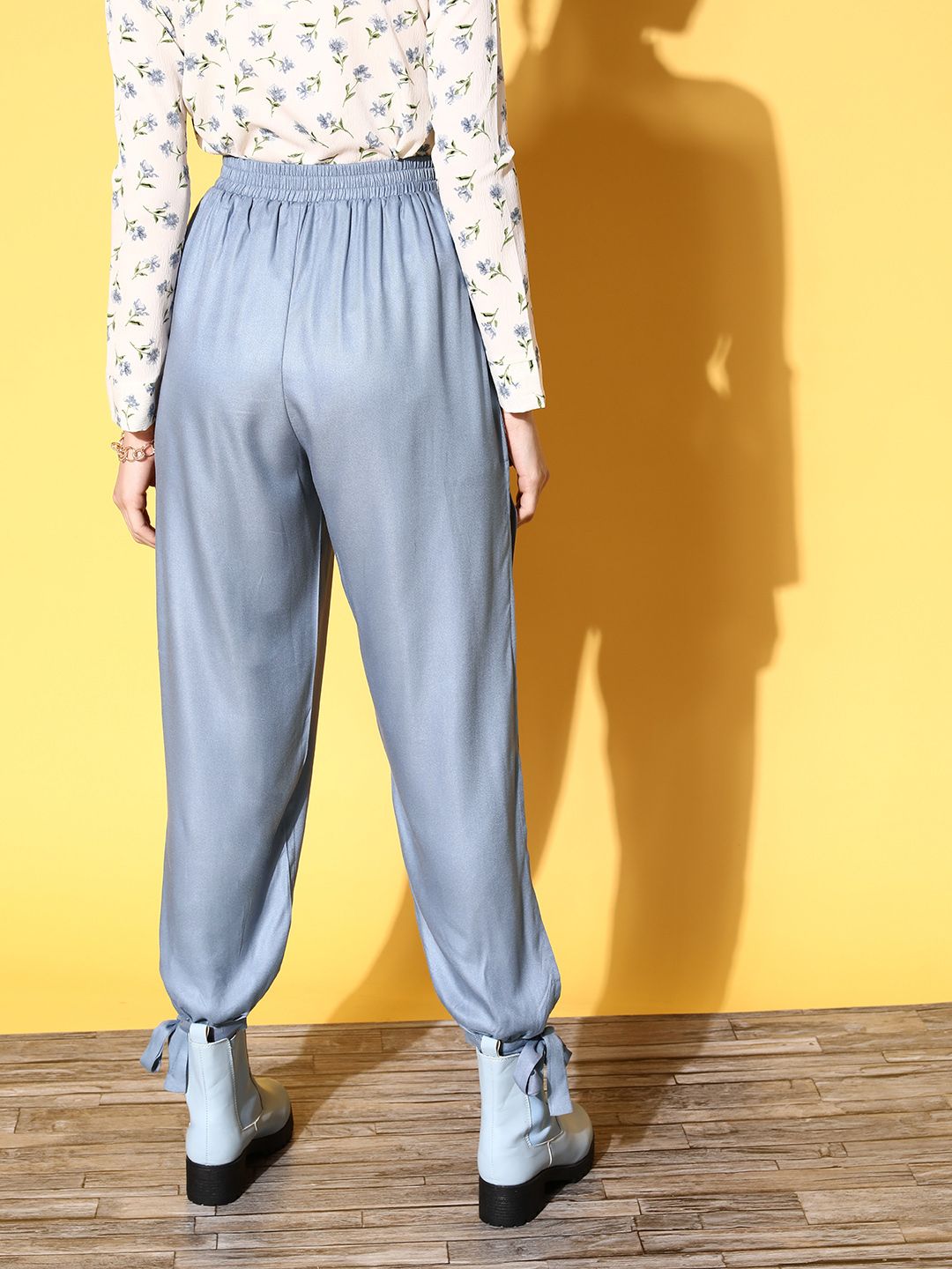 Berrylush Women Blue Relaxed High-Rise Trousers