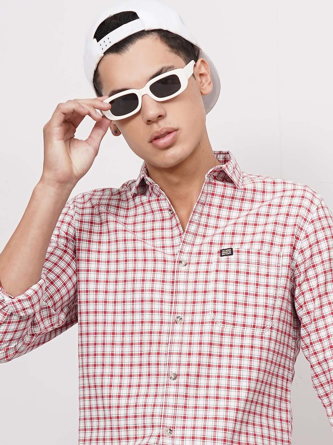 The Indian Garage Co Men White & Red Slim Fit Checked Casual Shirt