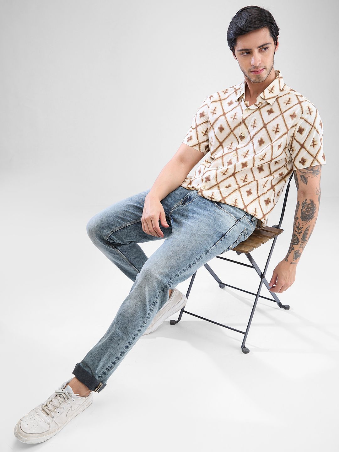 SPYKAR Men Slim Fit Opaque Geometric Printed Spread Collar Casual Shirt