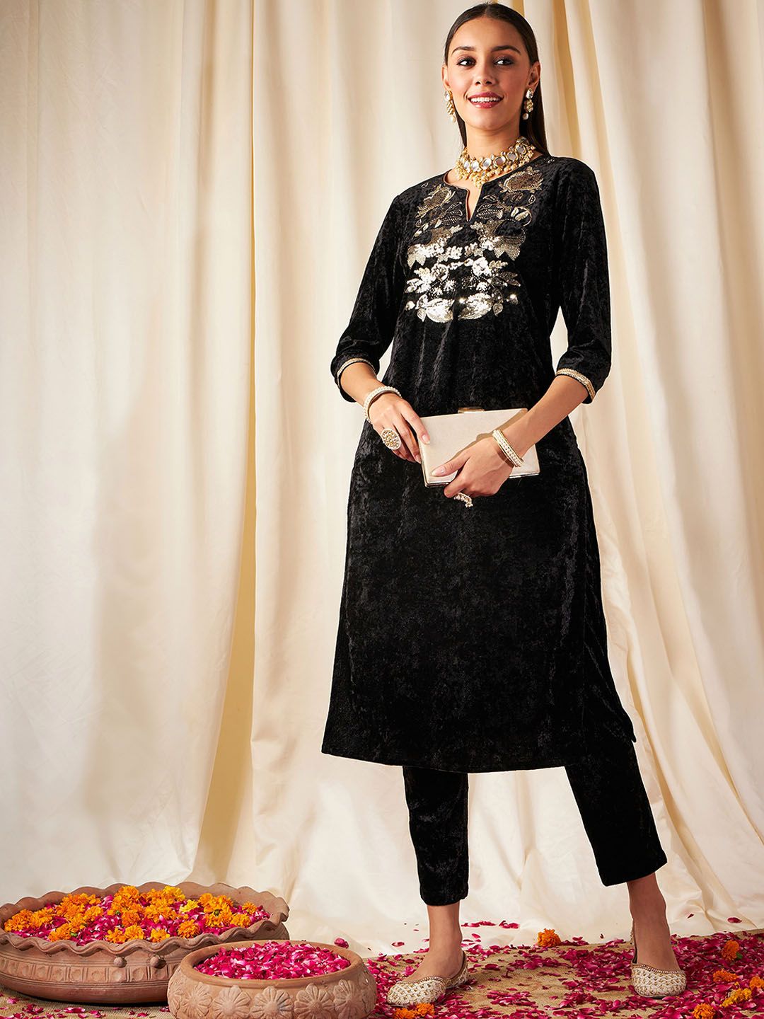 Shae by SASSAFRAS Floral Yoke Design Sequinned Velvet Straight Kurta