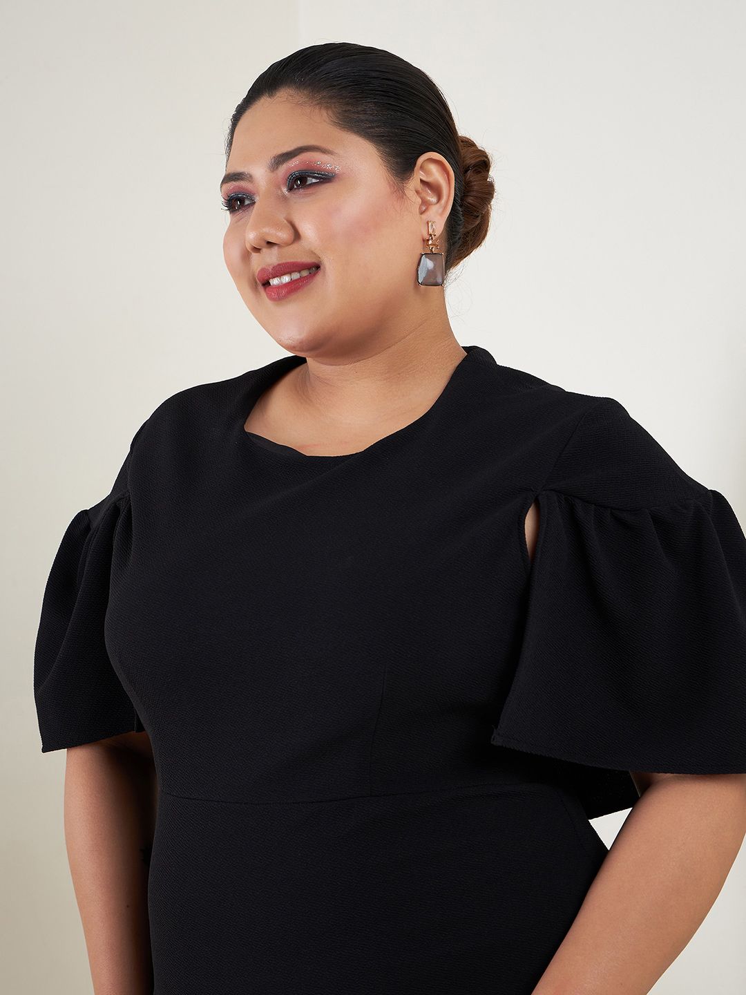 SASSAFRAS Curve Plus Size Sheath Dress
