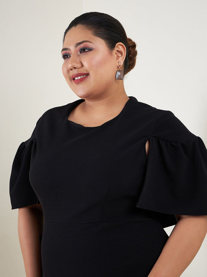 SASSAFRAS Curve Plus Size Sheath Dress