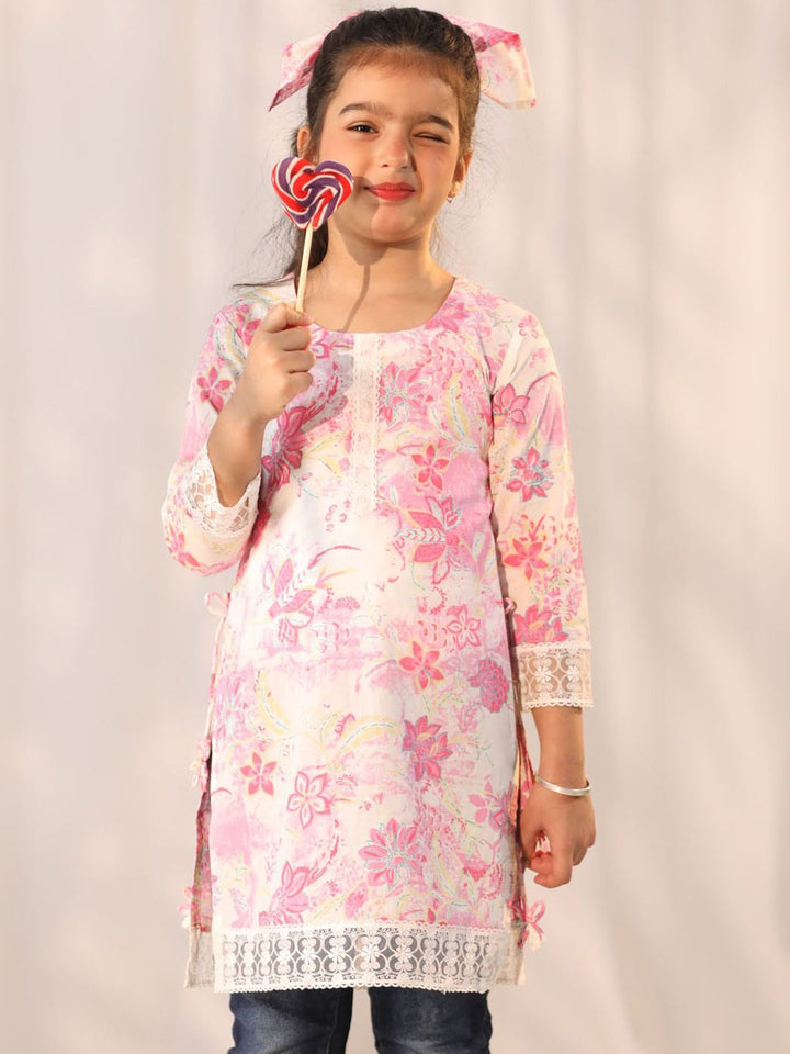 VASTRAMAY Girls Floral Printed Pure Cotton Kurta
