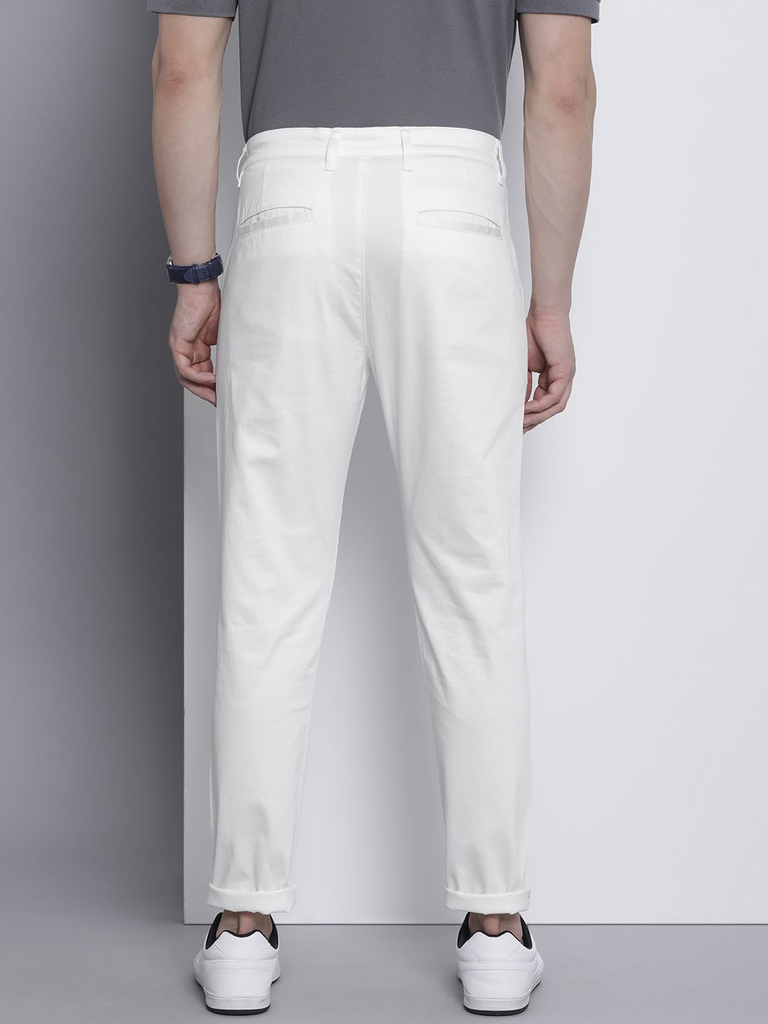 The Indian Garage Co Men Solid Slim Fit Chinos Trousers