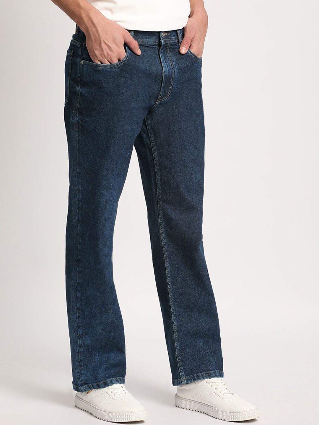 THE BEAR HOUSE Men Straight Fit Clean Look Light Fade Stretchable Jeans