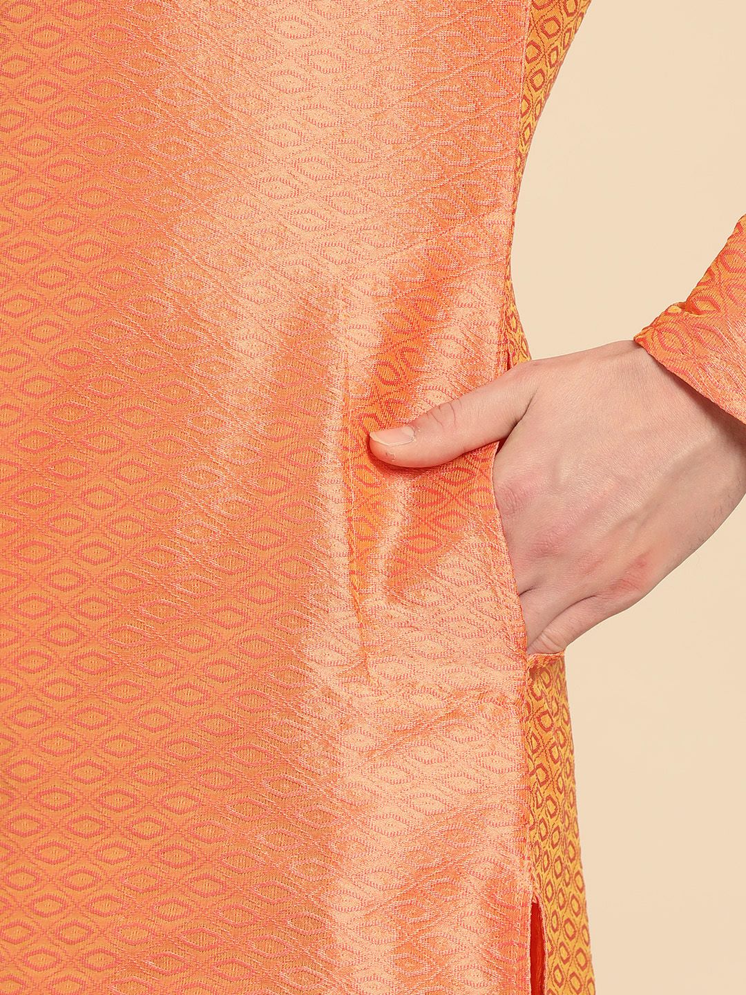 SOJANYA Kurta Lurus Tenunan Oren Lelaki
