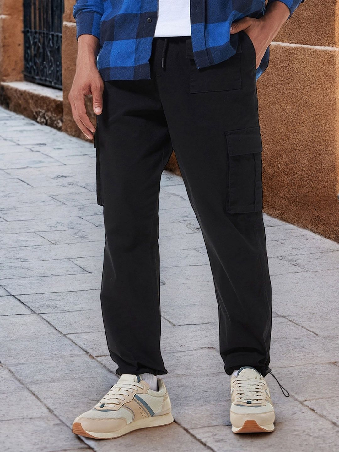 Bewakoof Men Baggy Oversized Cargo Parachute Pants