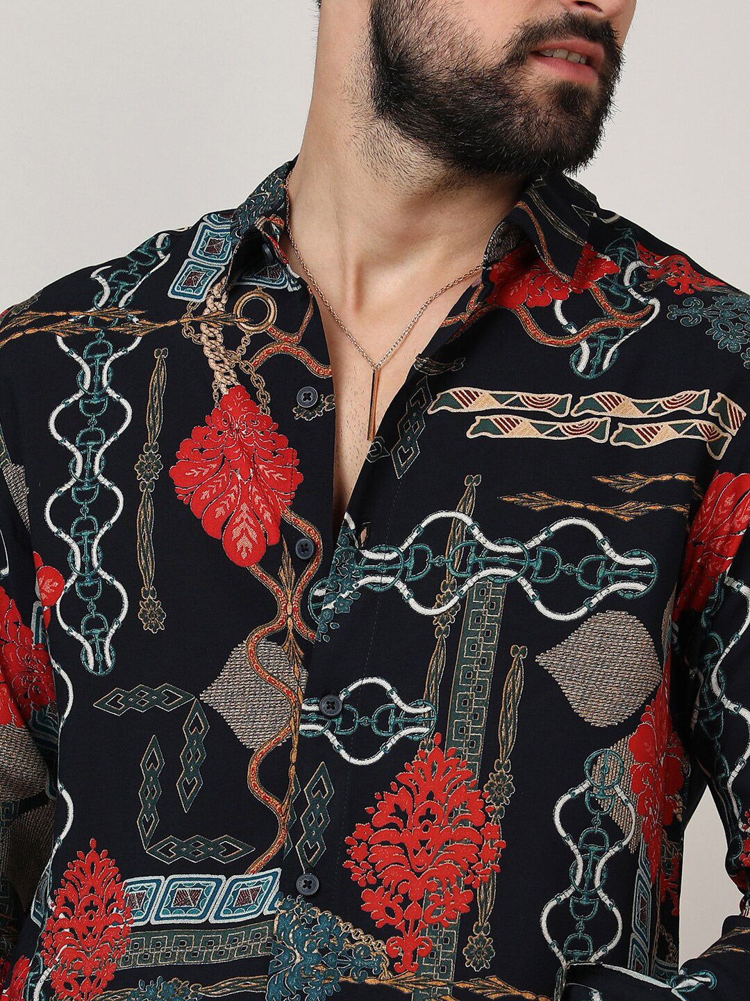 Kampus Sutra Black Classic Ethnic Motifs dicetak baju kasual kolar