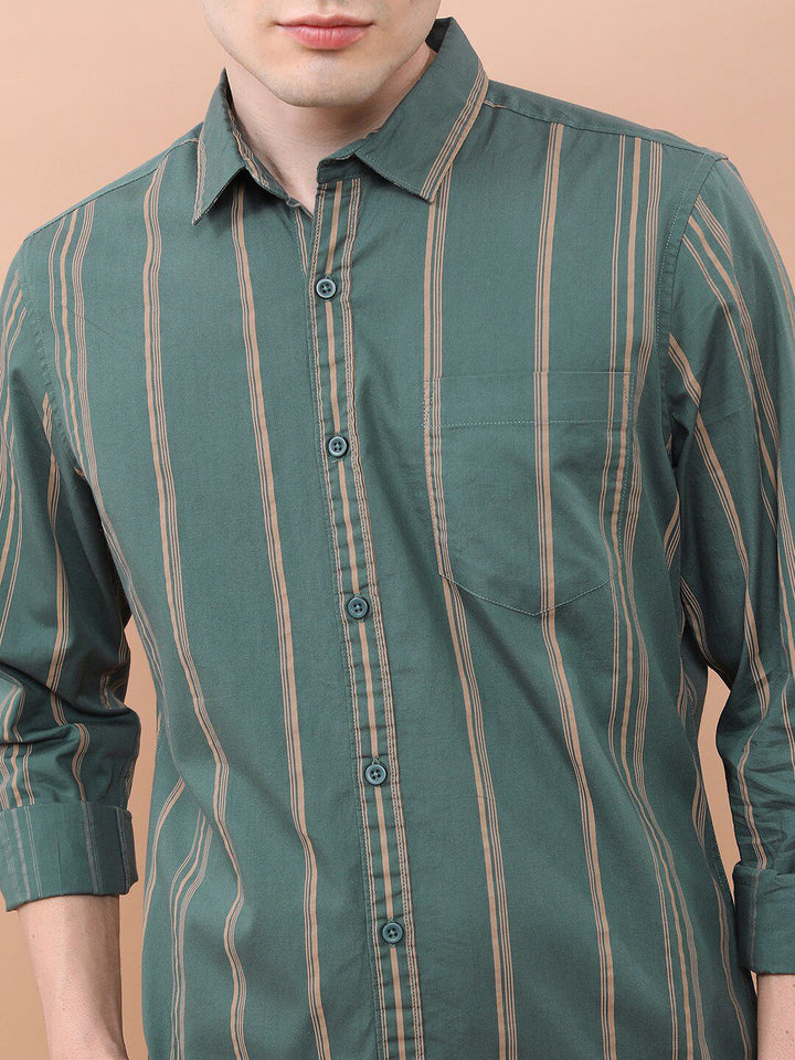 HIGHLANDER Green Vertical Striped Slim Fit Spread Collar Cotton Casual Shirt