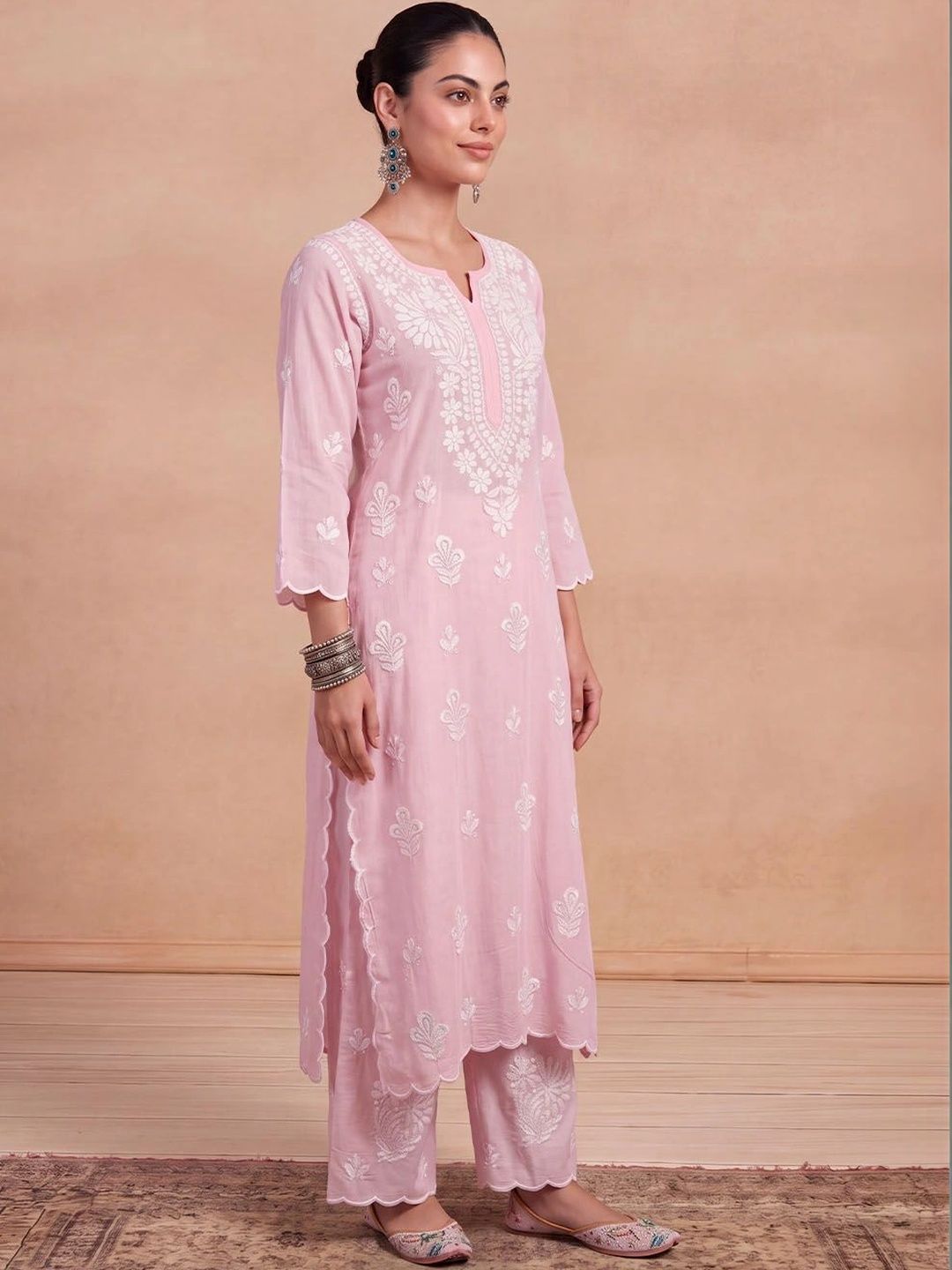 Rumah Wanita Chikankari Motif Etnik Bersulam Kurta Chikankari Biasa dengan Palazzos
