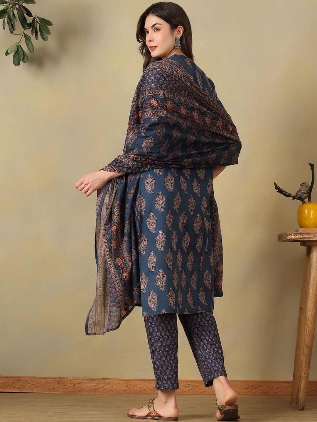 Mamicha Women Ethnic Motifs Printed Regular Pure Cotton Kurta with Trousers & With Dupatta