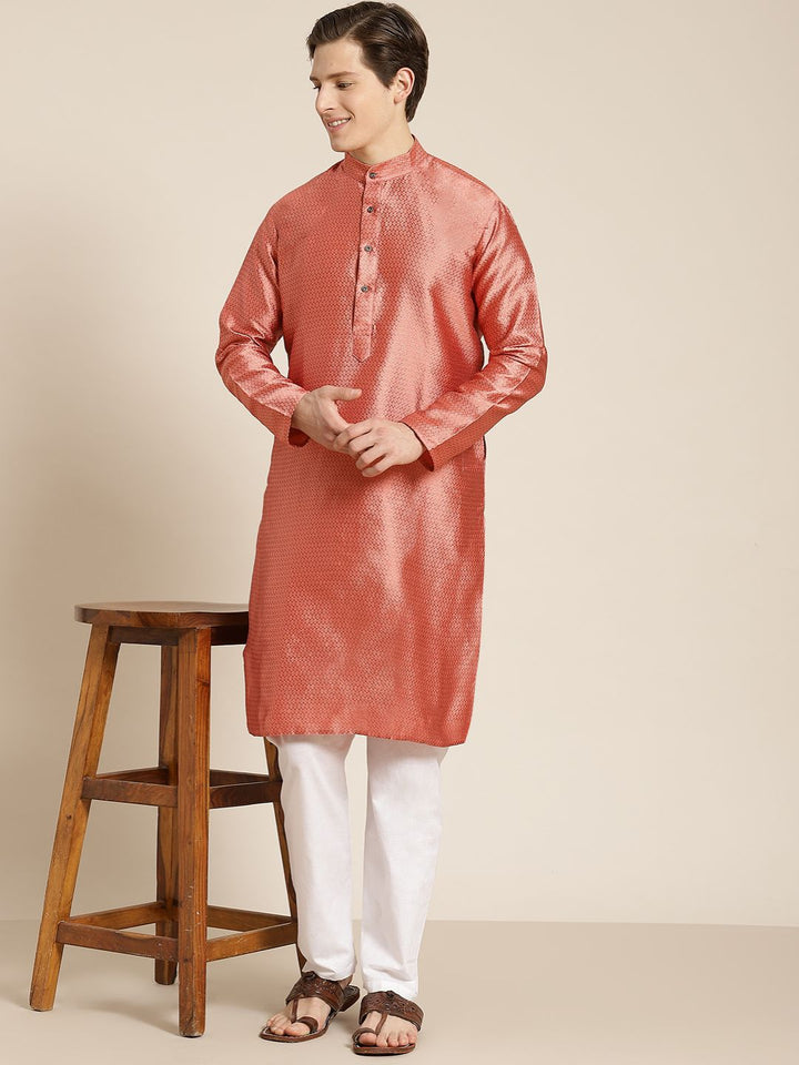 SOJANYA Kurta Rekaan Sendiri Berwarna Peach Lelaki
