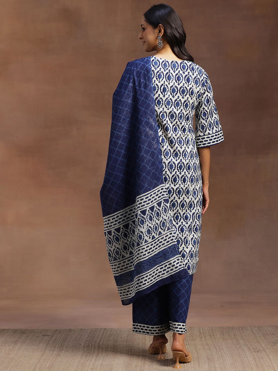 Libas Ethnic Motifs Printed Straight Pure Cotton Kurta with Palazzos & Dupatta