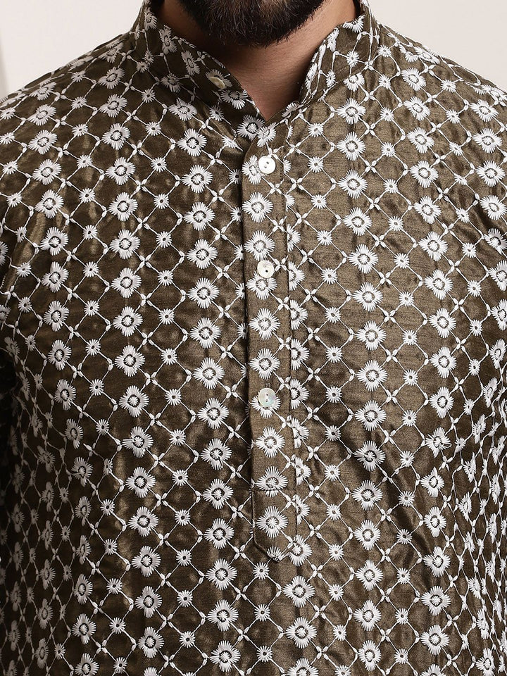 SOJANYA Lelaki Motif Etnik Hijau Zaitun & Putih Sulam Kurta Lurus