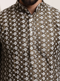 SOJANYA Lelaki Motif Etnik Hijau Zaitun & Putih Sulam Kurta Lurus