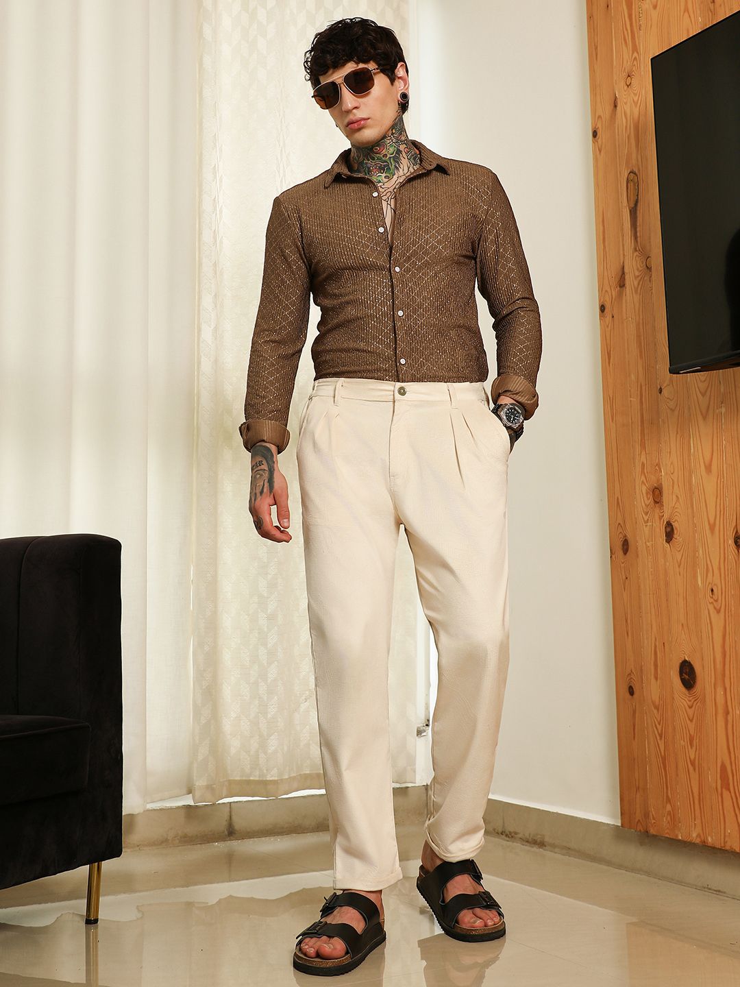 Campus Sutra Comfort Slim Fit Diamond Pattern Spread Collar Casual Shirt