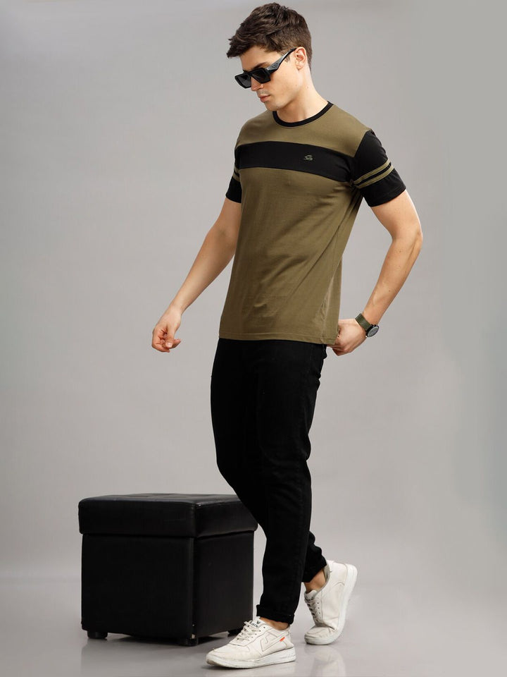 ADRO Colourblocked Round Neck Cotton T-shirt