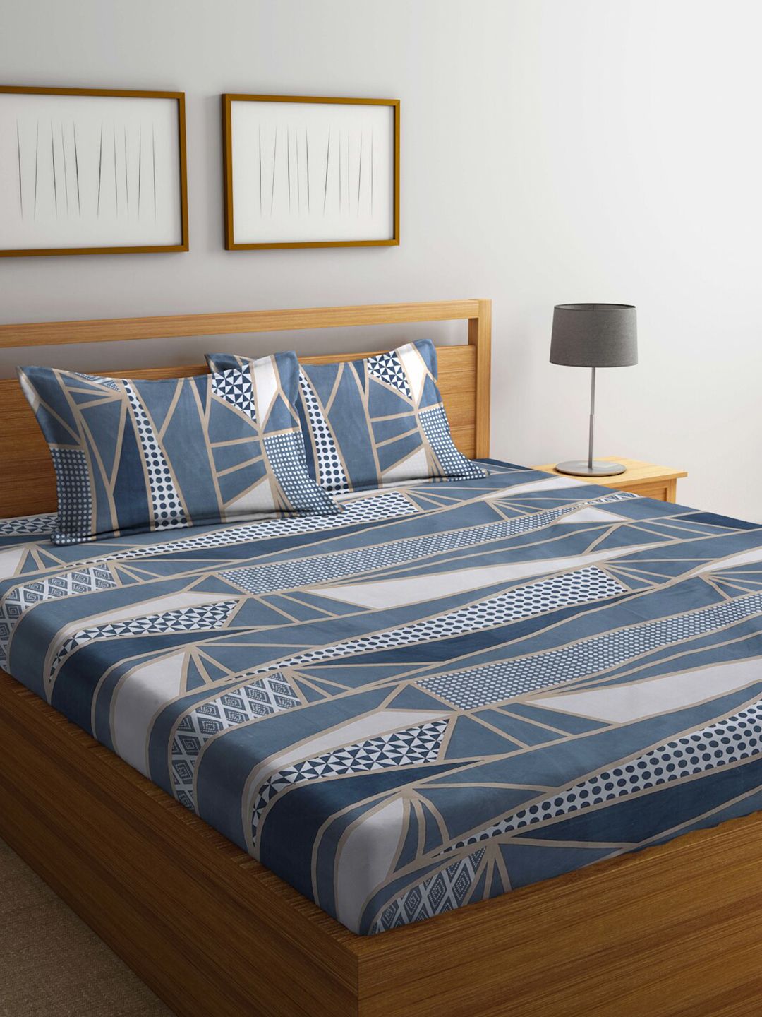 KLOTTHE Blue & White Geometric-Printed 300TC King Bedsheet & 2 Pillow Covers