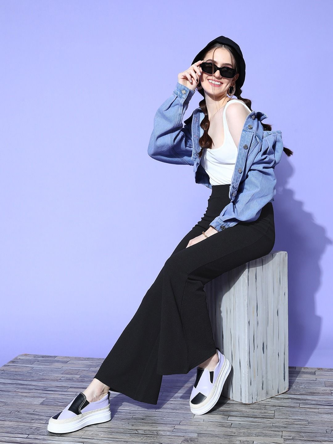 Berrylush Women Black Solid Wide Leg Trousers