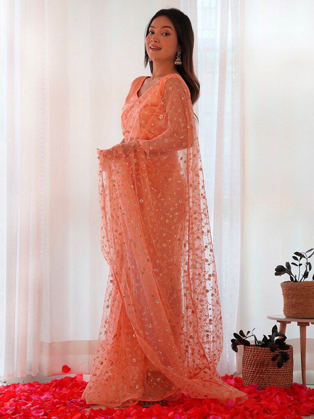 Saree mall Floral Embellished Net Sarees