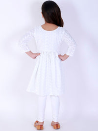 VASTRAMAY Girls White Chikankari Pure Cotton Kurta with Leggings