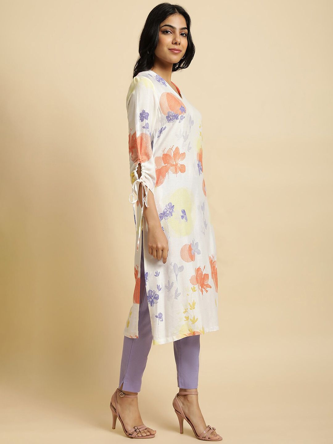 W White & Peach Floral Printed V Neck Kurta