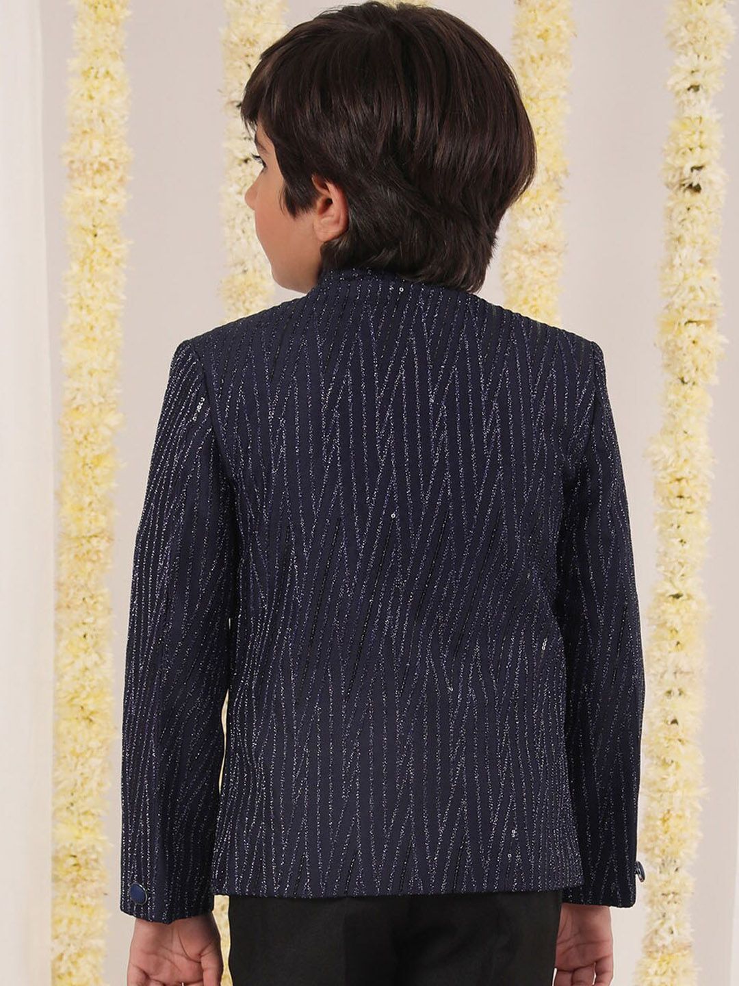 VASTRAMAY Boys Self-Design Mandarin Collar Slim-Fit Single-Breasted Bandhgala Blazer