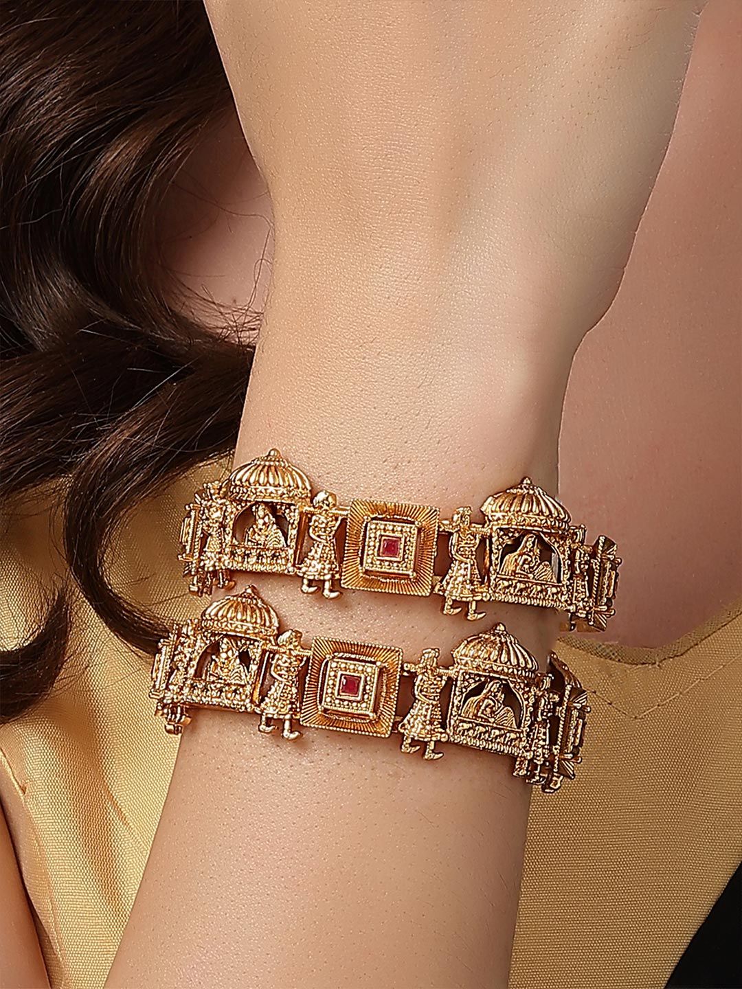 KARATCART Set Of 2 Gold-Plated Kundan-Studded Bangles