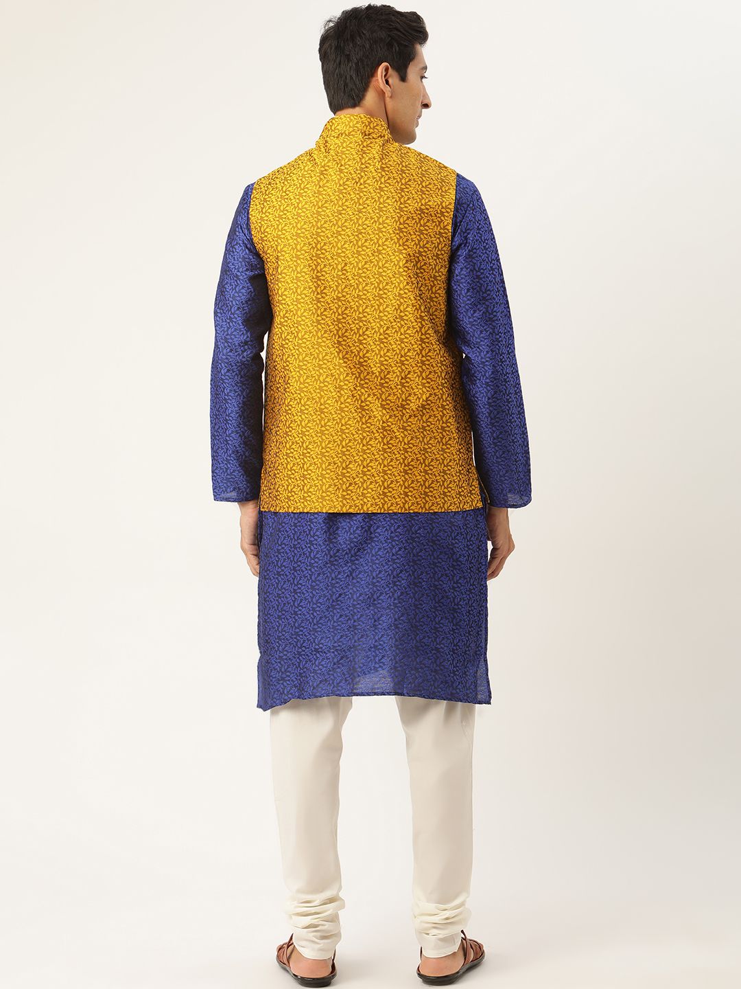 SOJANYA Kurta Sutera Jacquard Biru Lelaki dengan Jaket Churidar & Nehru