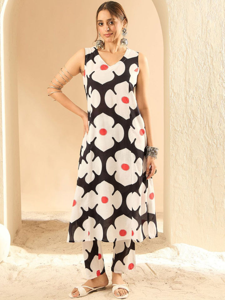 Indo Era Women Floral Printed Regular Pure Cotton Kurta with Trousers