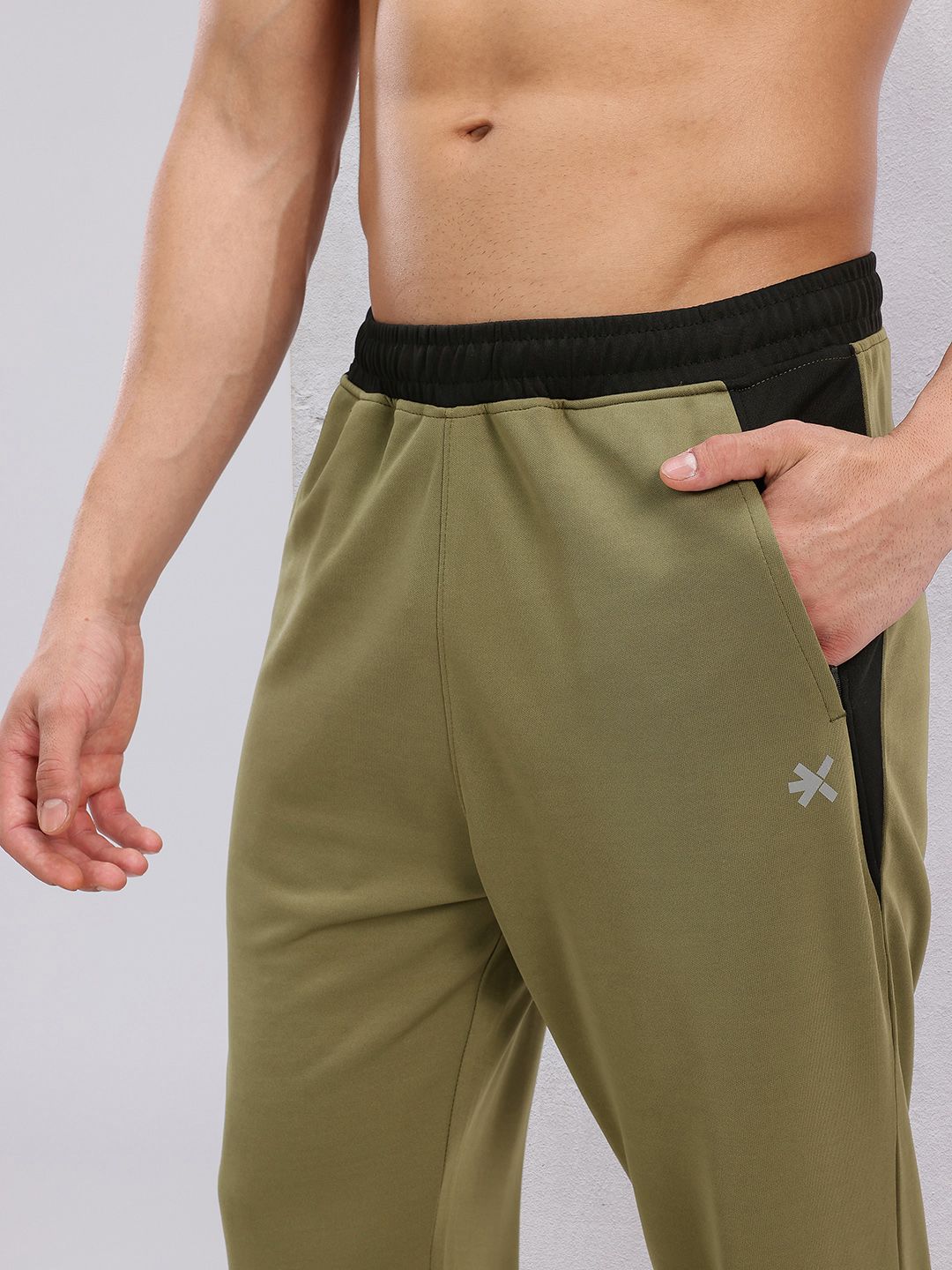 HRX by Hrithik Roshan Men Colourblock Rapid-Dry Running Joggers